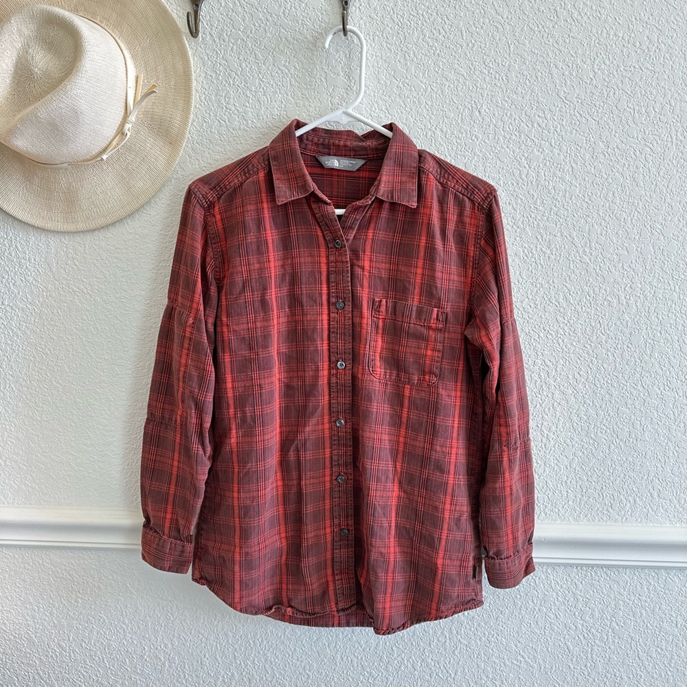 The North Face Flannel Button Down size Small